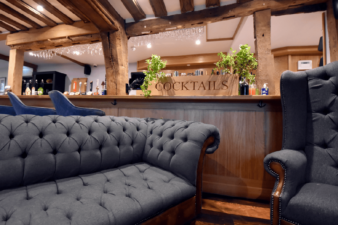 Cocktail Lounge